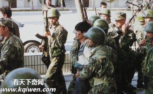 实拍20世纪90年代中国公安战警处决罪犯刑场(组图)